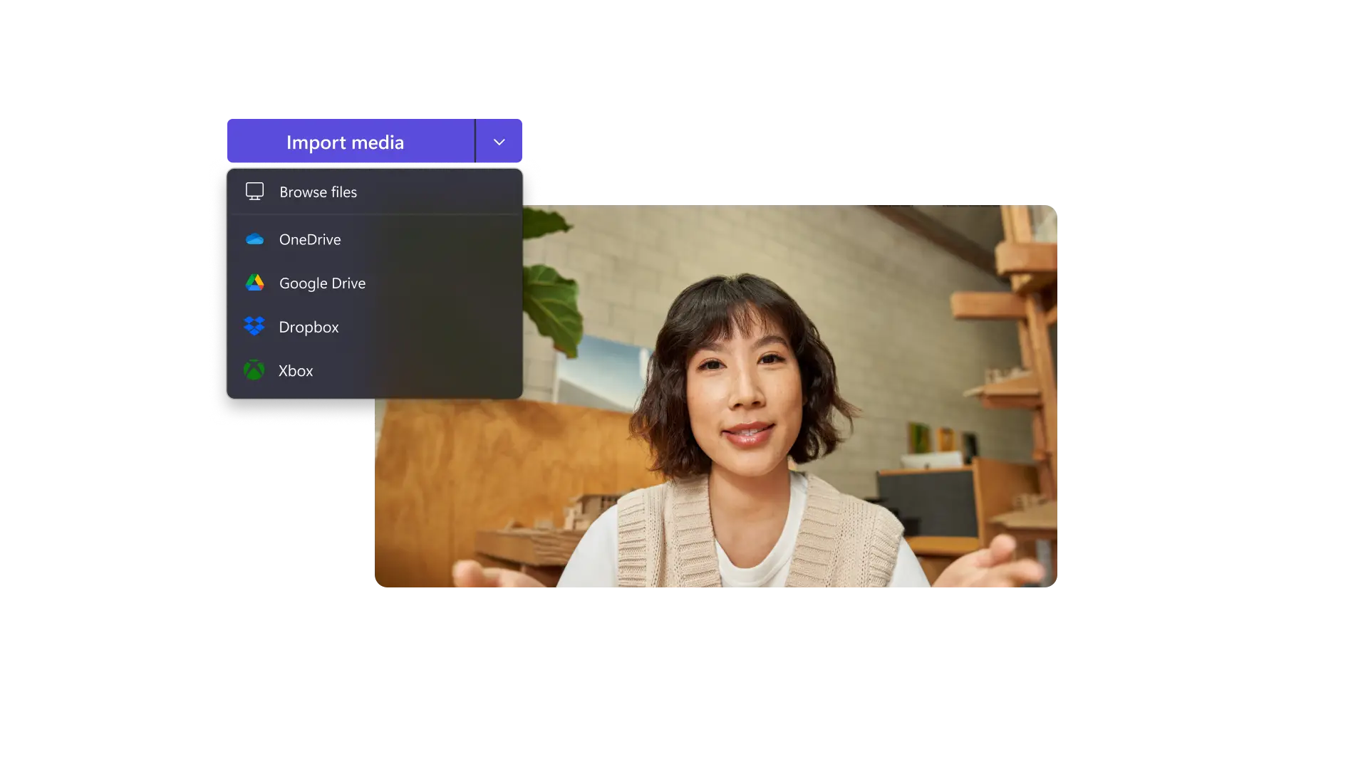Imej seorang pengguna menambahkan imej pada Clipchamp.