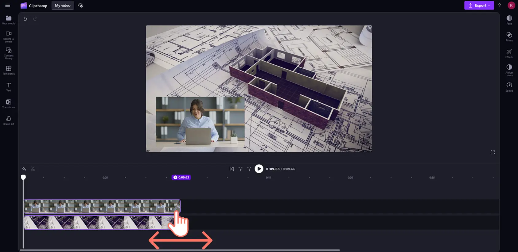 Użytkownik przycinający długość wideo z efektem obrazu w obrazie w edytorze Clipchamp.